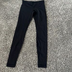 Lululemon Black leggings size 6 wunder train